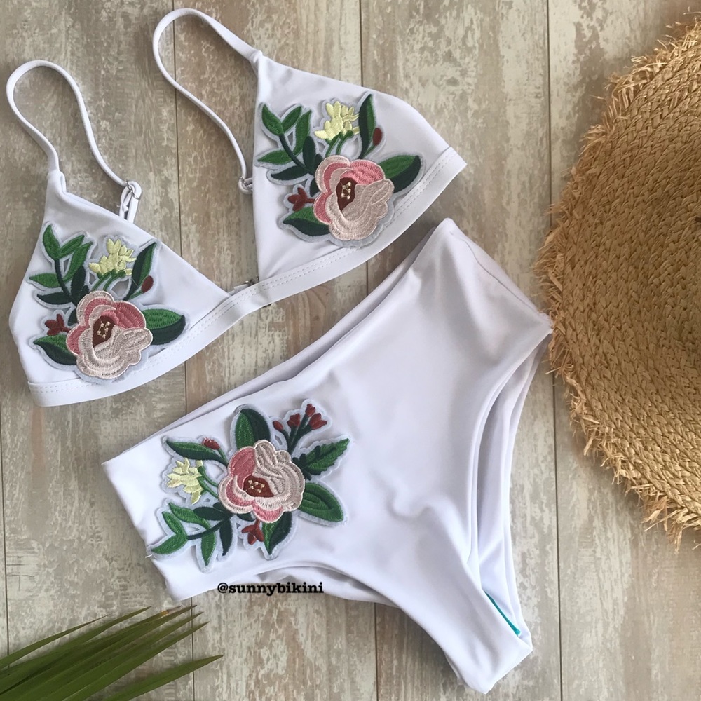 NWT Floral Embroidered white bikini 🌹 - Picture 2 of 6